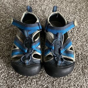 Keen sandals size 10 boys blue summer
